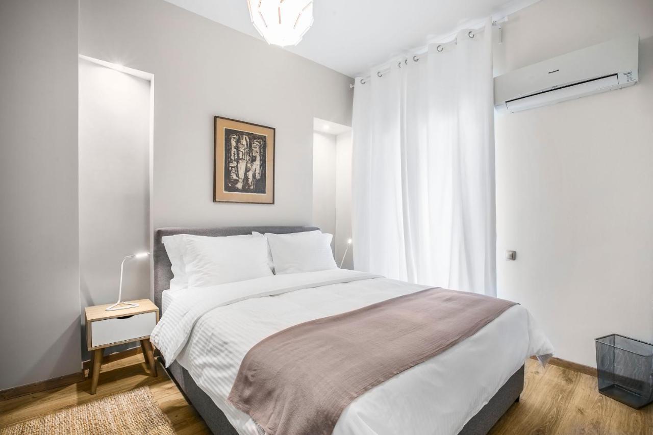 Modern Flat In The Grounds Of Acropolis Monuments -Armonia- Apartment Athena Bagian luar foto