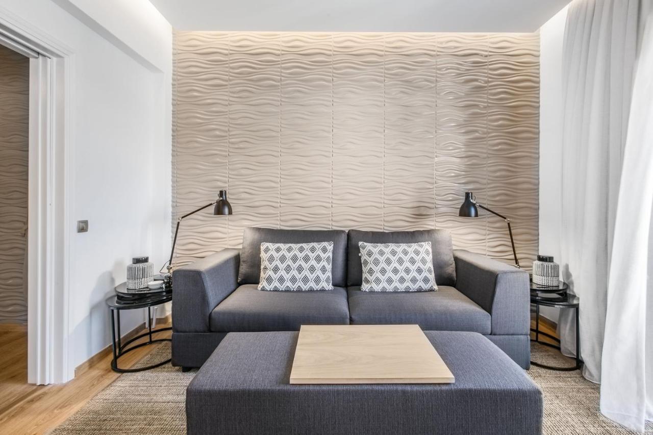 Modern Flat In The Grounds Of Acropolis Monuments -Armonia- Apartment Athena Bagian luar foto