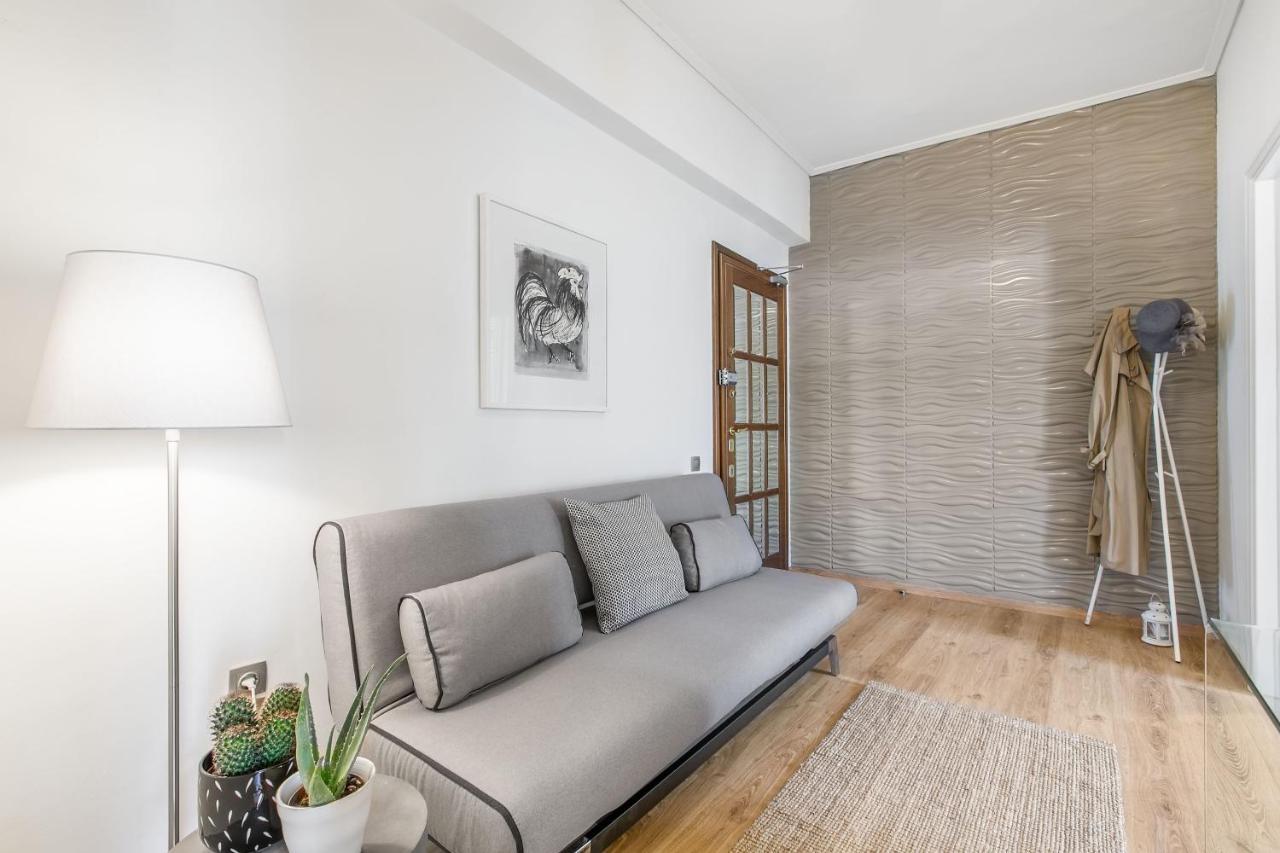 Modern Flat In The Grounds Of Acropolis Monuments -Armonia- Apartment Athena Bagian luar foto