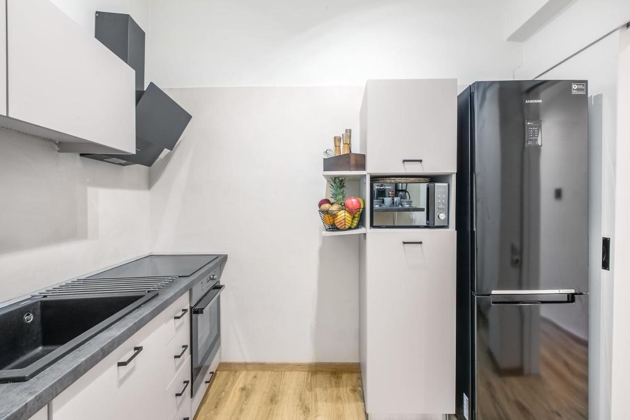Modern Flat In The Grounds Of Acropolis Monuments -Armonia- Apartment Athena Bagian luar foto